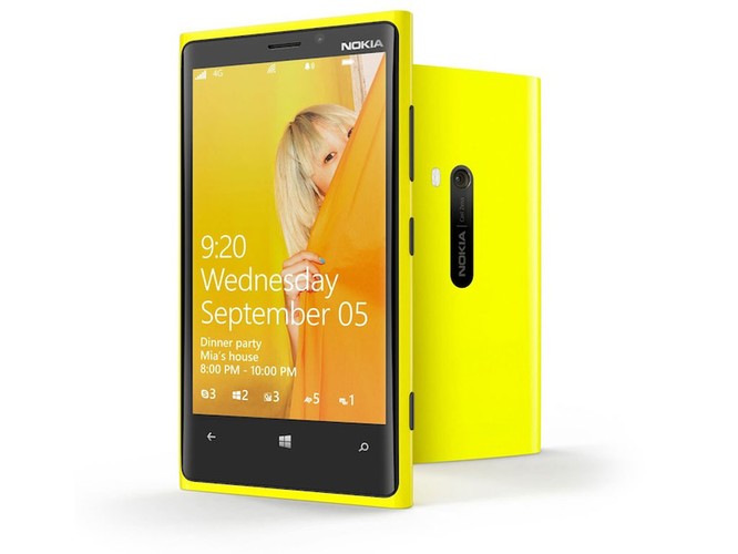 <b>Nokia Lumia 920</b>
<br><br>
Procesor: Qualcomm MSM8960 1500 MHz
<br>
Pamięć RAM: 1GB
<br>
Aparat cyfrowy: 8,0 MPx
<br>
Wielkość ekranu: 4,5