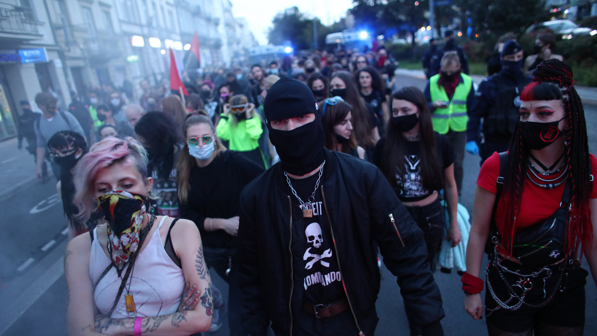 Strajk Kobiet. Jak działa Antifa? Rozmawiamy z człowiekiem ze środowiska [WYWIAD]