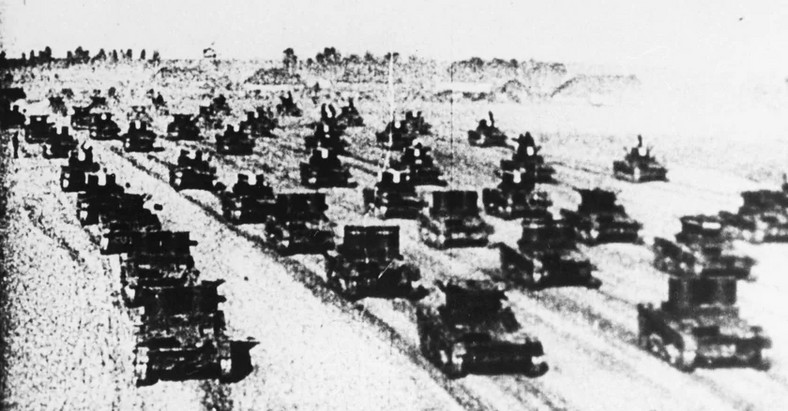 Sowieckie siły pancerne wkraczające do Polski 17 września 1939 roku.