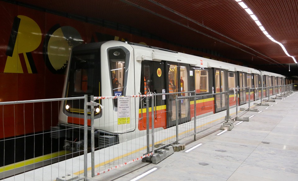 WARSZAWA II LINIA METRA PRZEJAZD TECHNICZNY (metro)