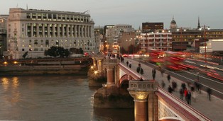 Rachman: Zawirowania gospodarcze zapoczątkowały nową erę polityczną w Europie