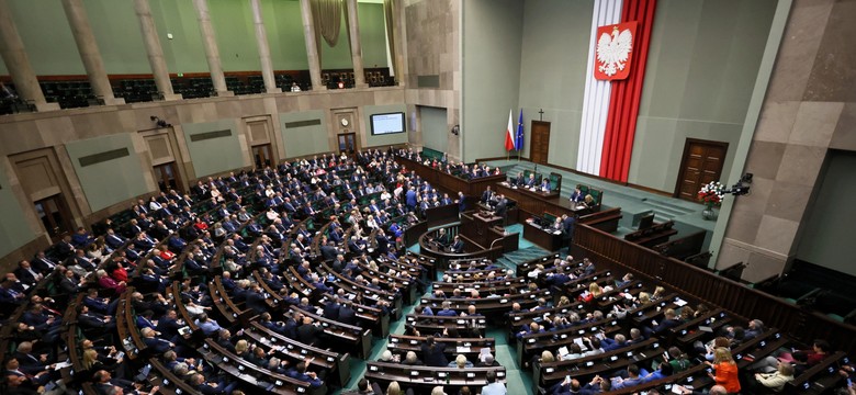 Sejm debatował nad projektem w sprawie czternastej emerytury. "Ten projekt to oszustwo"