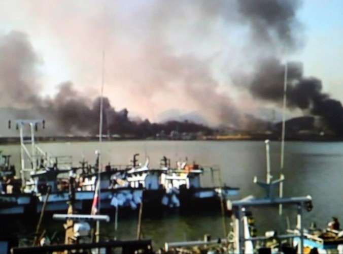 Gęsty dym po ataku na południowokoreańską wyspę Yeonpyeong