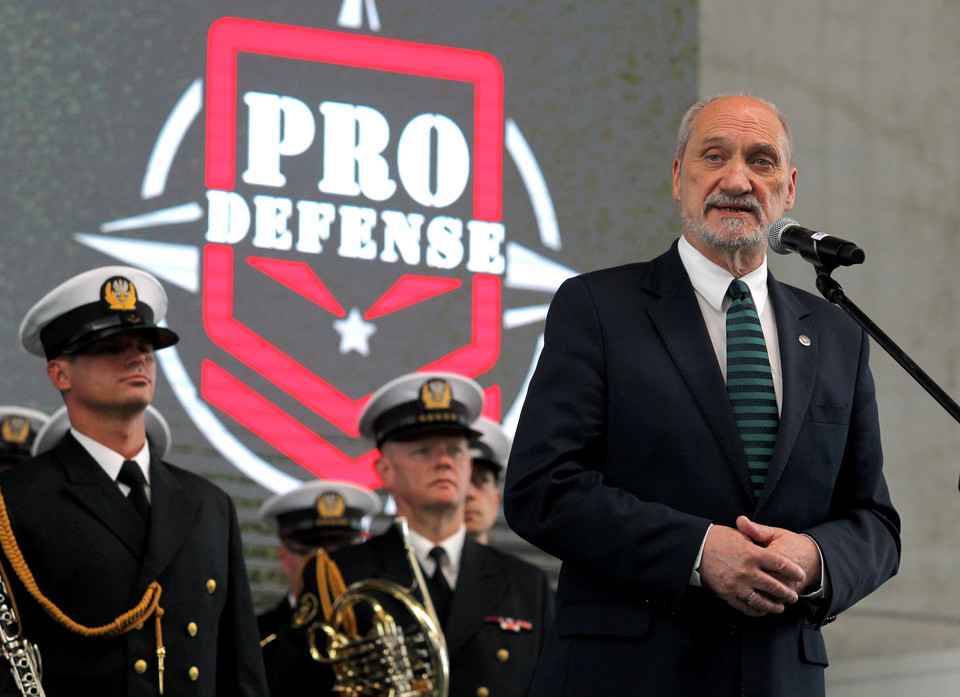 OSTRÓDA TARGI OBRONNE PRO DEFENSE (Antoni Macierewicz)