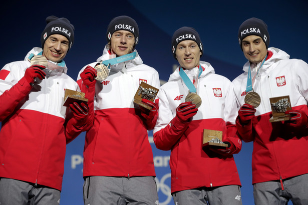 Pjongczang 2018: Kamil Stoch, Dawid Kubacki, Stefan Hula i Maciej Kot odebrali brązowe medale