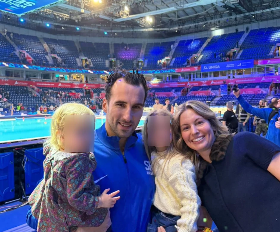 Strahinja Rašović sa porodicom