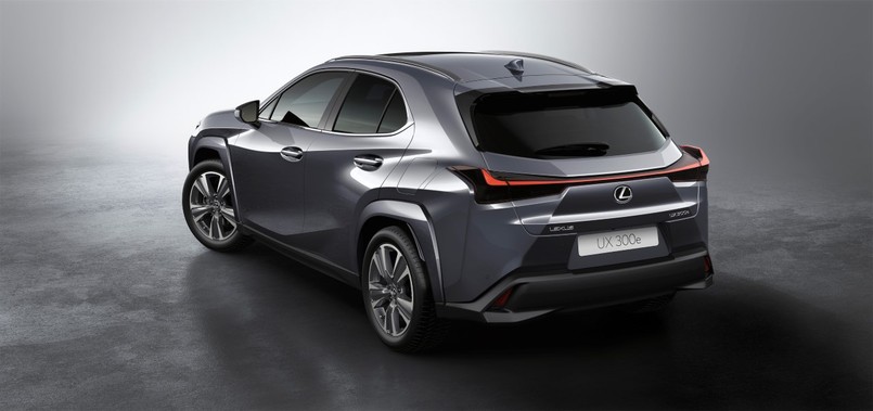 Nowy Lexus UX300e