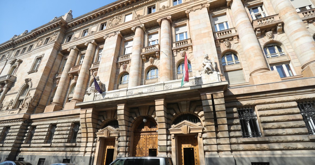 Újabb feljelentést tettek az MNB-alapítványok ellen: a Transparency International szerint már a kezdetekben problémás lehetett az ügylet