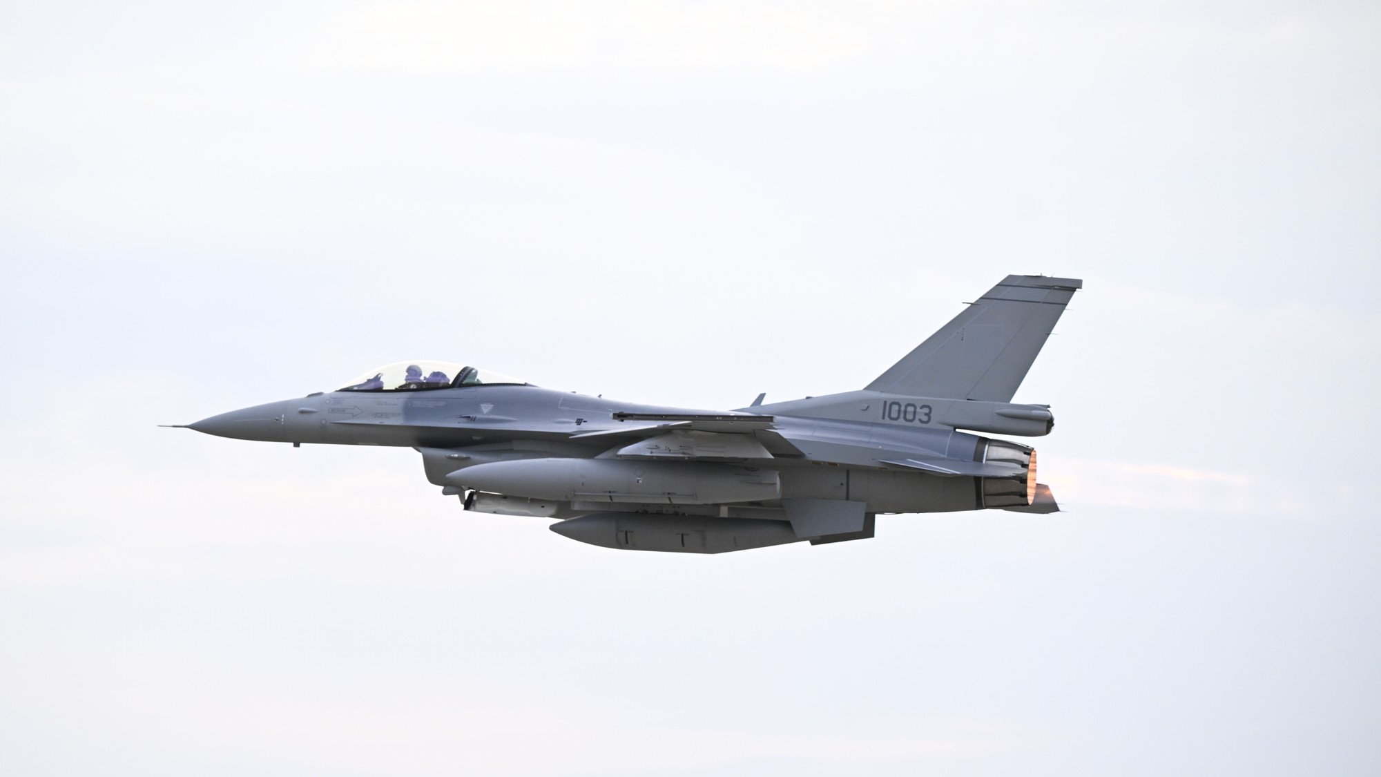 USA vysiela do oblasti Blízkeho východu stíhačky F-16, F-22 a F-35. (ilustračné foto)