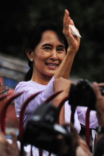 Wydarzenia 2010: Aung SanSuu Kyi zwolniona z aresztu domowego, fot. AFP