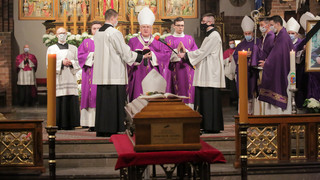 Potworny cios dla Kościoła. W ciągu tygodnia zmarło dwóch biskupów