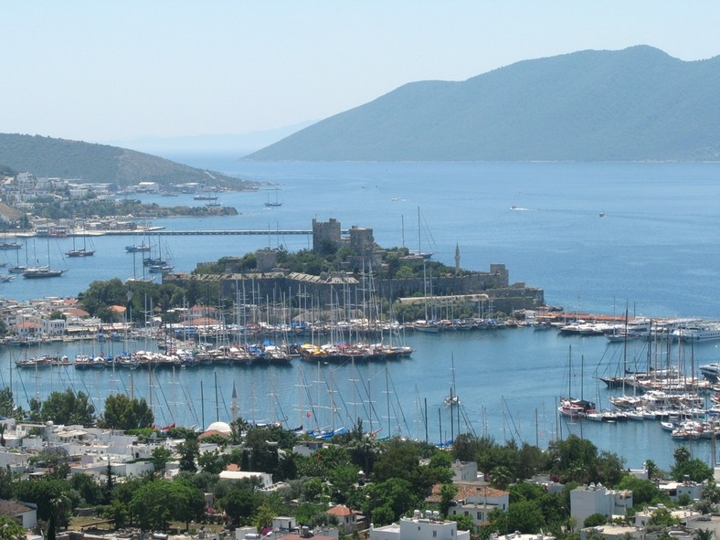 Zamek St. Peter w Bodrum w Turcji. Zamek został zbudowany w 15 wieku podczas chrześcijańskich średniowiecznych krucjat. źródło: flickr.com, fot: bazylek100, Licencja: CC Attribution 2.0 Generic.