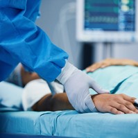 Biztatóbb a helyzet a műtéti várólistáknál, de ezeken a területeken még gond van