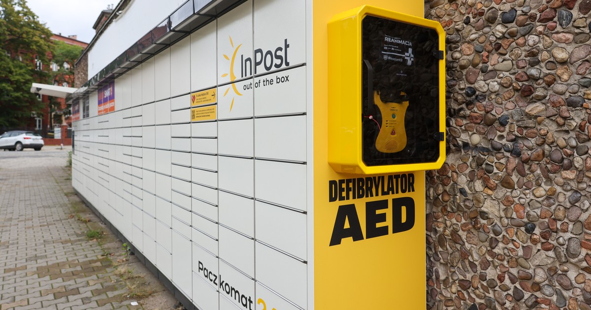 Pomoc w zasięgu ręki. Wrocław instaluje defibrylatory na paczkomatach