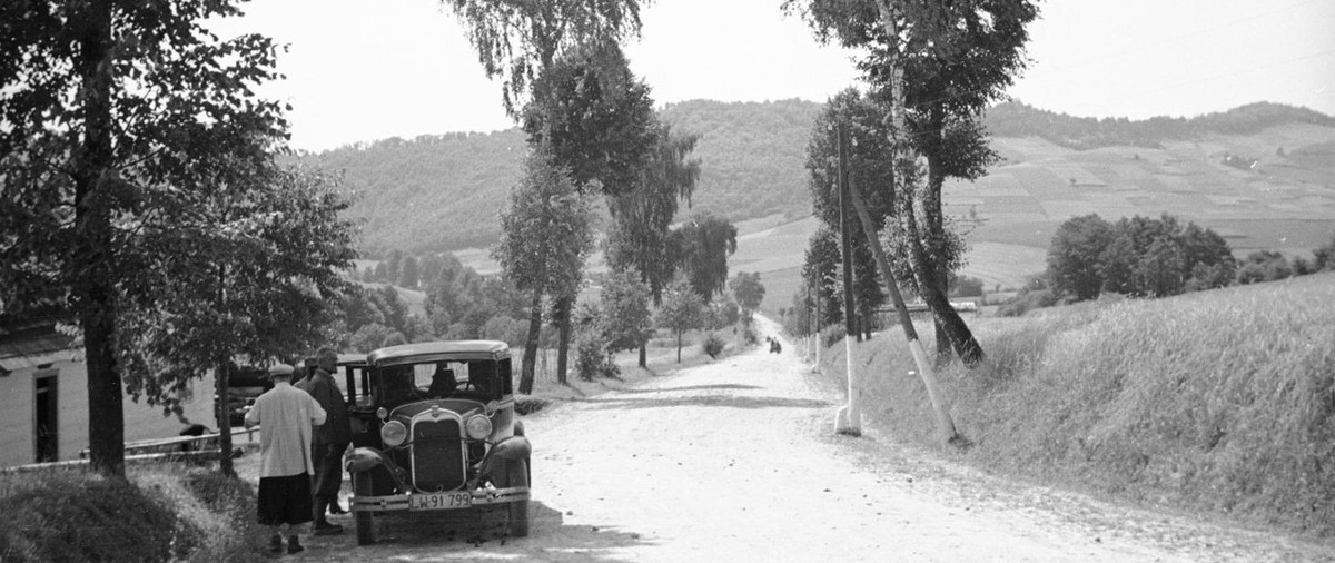 Stan dróg był katastrofalny. Jak wyglądało budowanie wolności na polskich drogach?