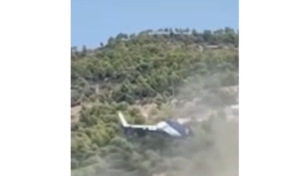 Helikopter sleteo na plažu u Grčkoj