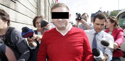 Ale obłuda! Oszust zapewnia, że ma na "chleb z margaryną"