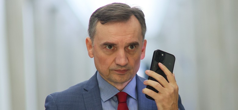 Azyl dla Ziobry. Grad opinii. "Z punktu widzenia Polaka jest mi wstyd"