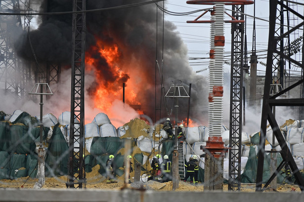 Siły rosyjskie zaatakowały w piątek wcześnie rano obiekty infrastruktury w Kamieńskim w pobliżu miasta Dniepr.