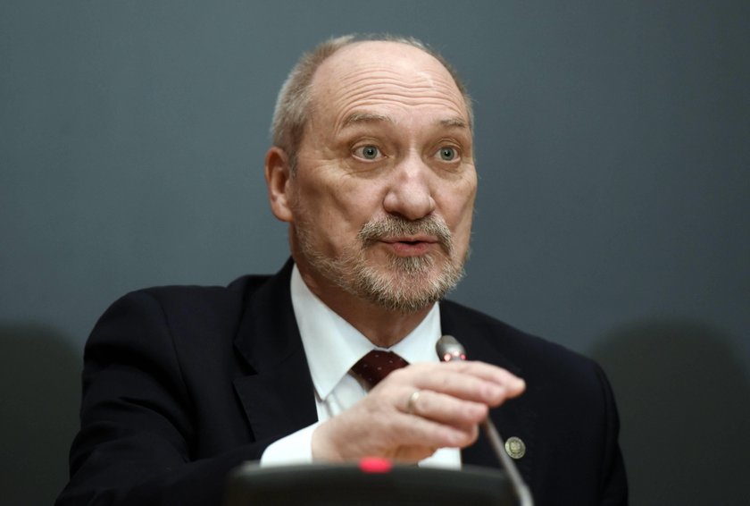 Macierewicz donosi na dziennikarza. Chodzi o książkę