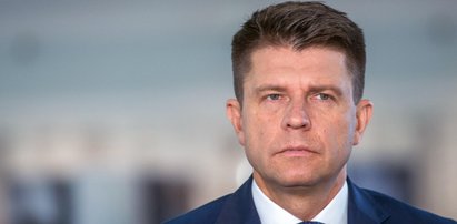 Petru już nie chce pieniędzy. Dlaczego zmienił decyzję?