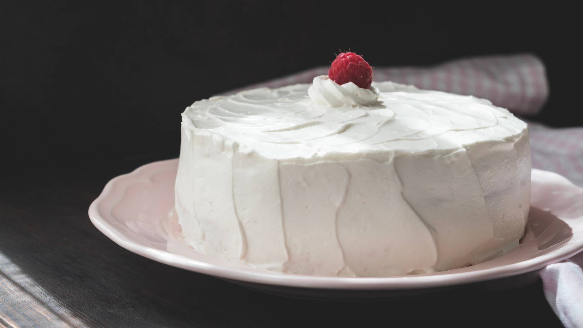 Torta beli anđeo biće zvezda svakog slavlja - ukusna, a jednostavna za pripremu