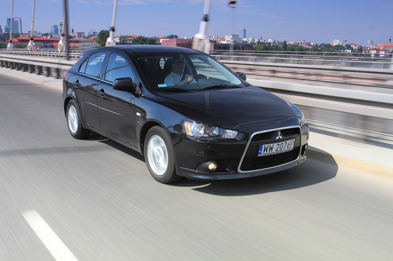 Mitsubishi Lancer Sportback: oto mistrz chłodnej kalkulacji