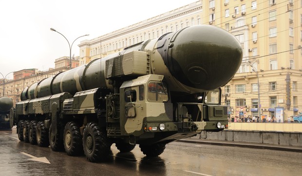 Moderne balističke nuklearne rakete na probi vojne parade u Moskvi, Rusija