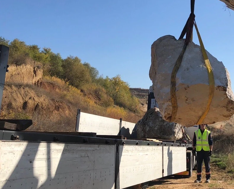 Prenos kamena sa Fruške Gore