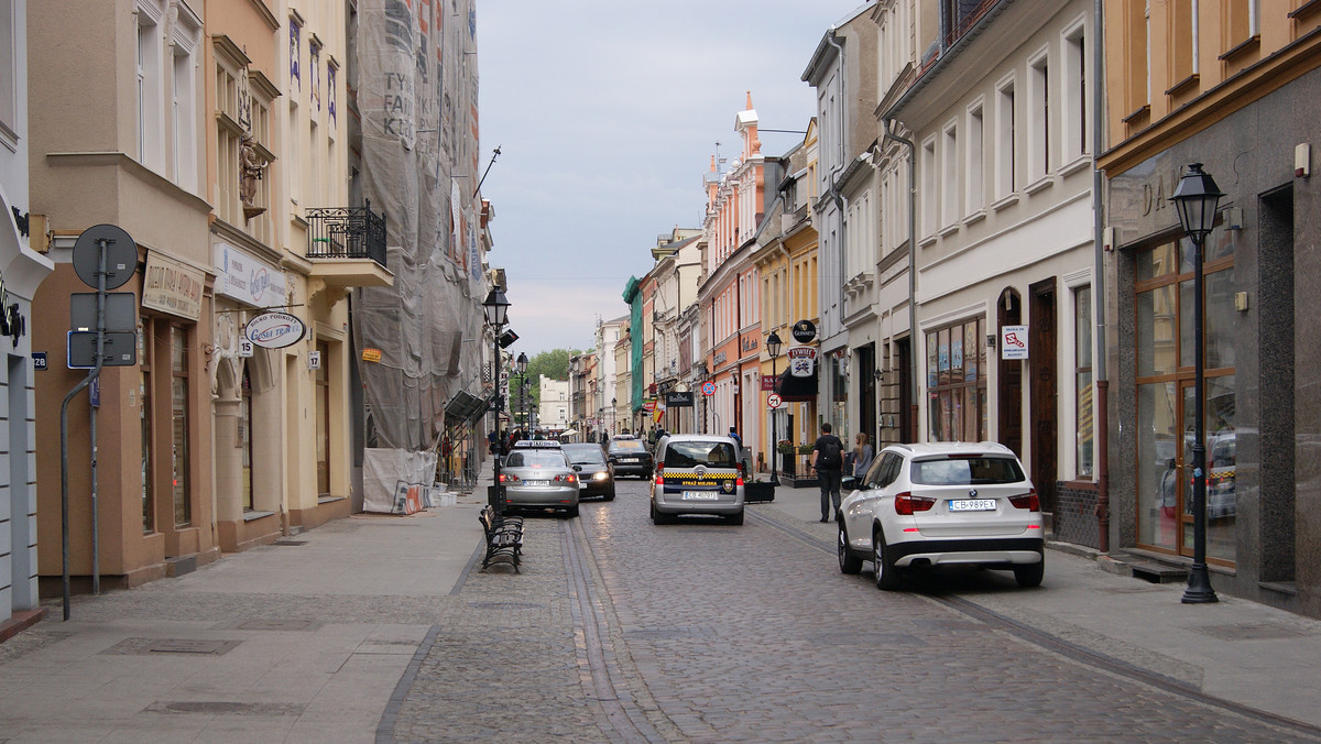 Bydgoska starówka ma stać się wkrótce zadbanym miejscem bez pstrokatych szyldów, lumpeksów i całonocnych sklepów monopolowych. Wszystko dzięki przekształceniu jej w park kulturowy.