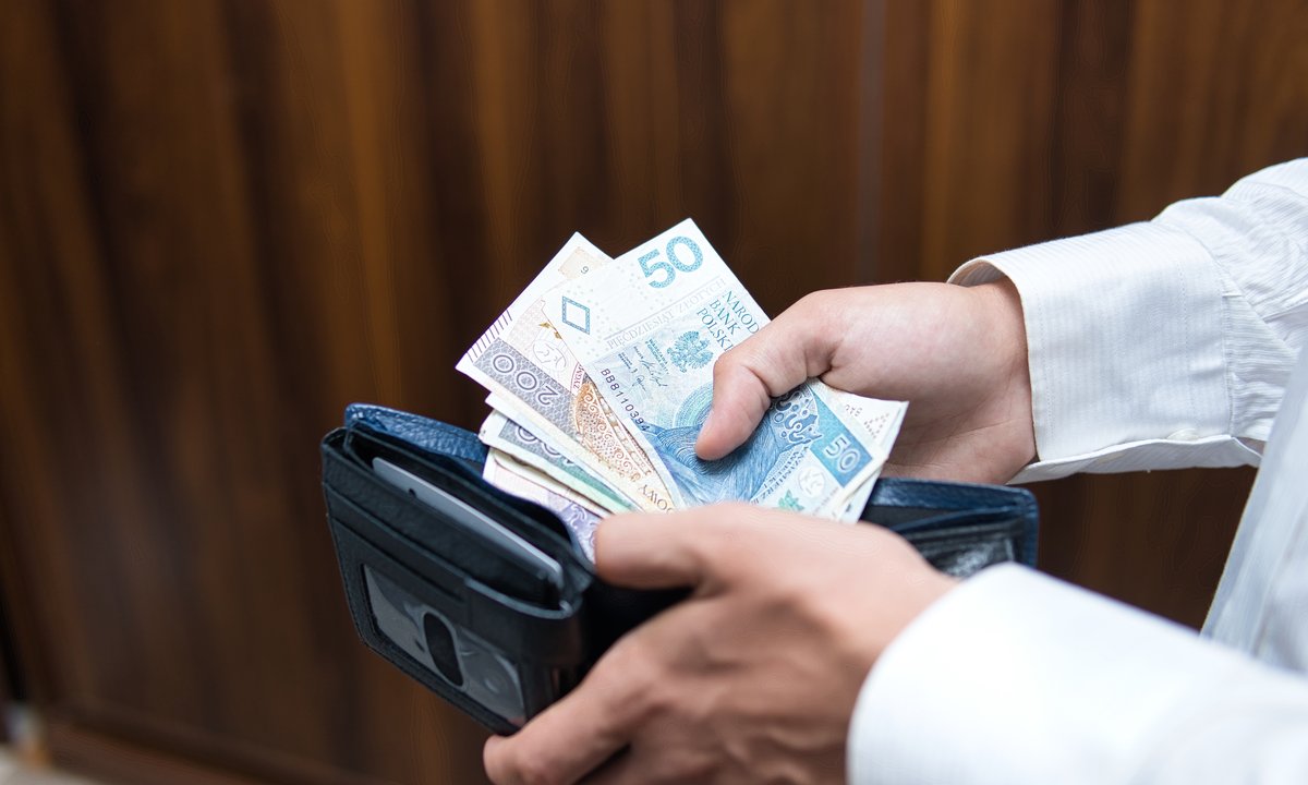 13. emerytura jeszcze przed świętami. Pieniądze dostanie prawie 2,4 mln osób