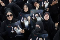 Iran płacze, czy się cieszy? Śmierć “rzeźnika Teheranu”, kondolencje Andrzeja Dudy