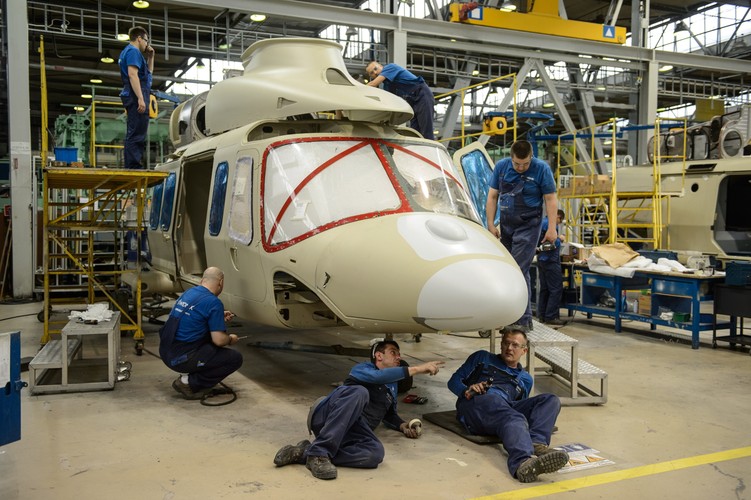 Jeżeli interesują Cię zagadnienia związane z polskim przemysłem zbrojeniowym, zobacz też <a href=' http://forsal.pl/galerie/800447,zdjecie,1,pzl-swidnik-produkcja-smiglowca-aw149.html'target='_blank'> jak włosko-brytyjski koncern AgustaWestland produkuje w zakładach PZL-Świdnik śmigłowiec AW149. </a>
<br><br>

fot. (mr) PAP/Wojciech Pacewicz