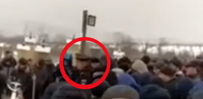 Kuriozalny pogrzeb w Rosji. Zobacz, co oficer wykrzykiwał nad trumną żołnierza zabitego w Ukrainie