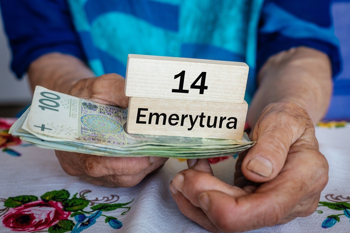 Czternasta emerytura 2025: Kto straci nawet 1000 zł? ZUS stosuje limit dochodu
