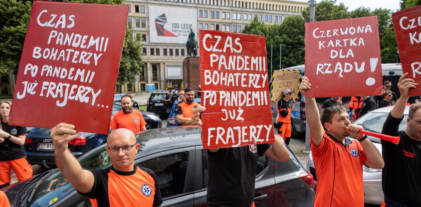 Rząd potraktował nas z buta. Protest ratowników medycznych