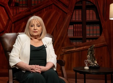 SA SVE PLAVOM PERIKOM! Devojka imitirala Slavicu Đukić Dejanović i RASPLAMSALA MREŽE - reagovale poznate ličnosti! (VIDEO)