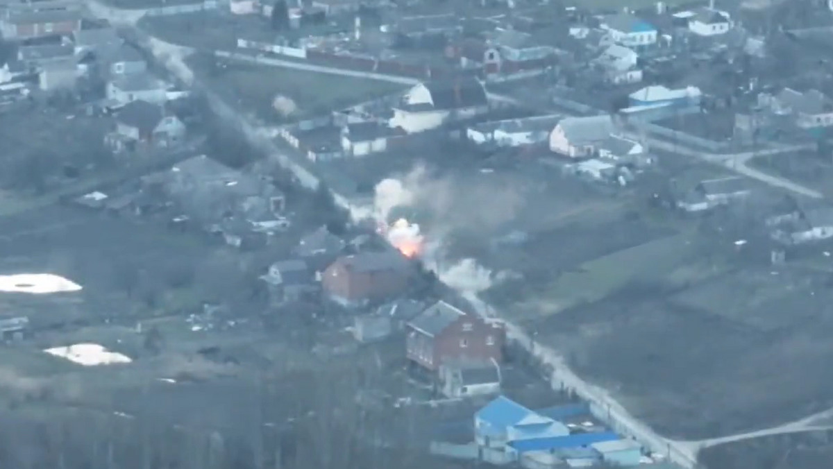 Wojna w Ukrainie. Atak na dwa czołgi w Mariupolu [NAGRANIE]