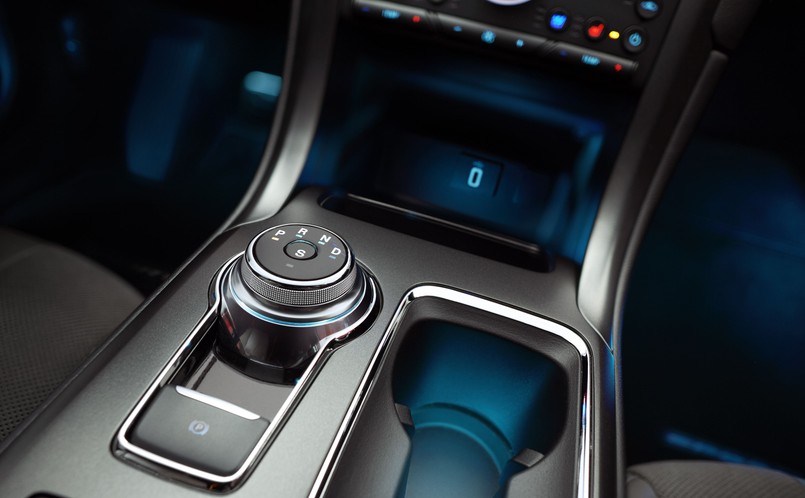 Ford na domowym podwórku postanowił utrzeć nosa… Toyocie. Amerykański producent w czasie salonu samochodowego w Detroit pokazał nową odsłonę modelu fusion…