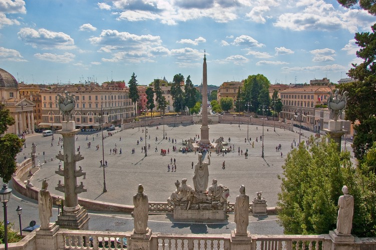 Piazza Del Popolo - Przez lata plac był miejscem publicznych egzekucji - ostatnią wykonano w 1826.