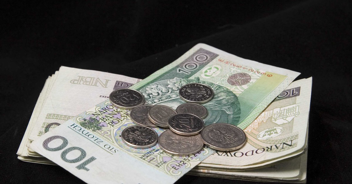 1300 plus zamiast 13. i 14. emerytury? MF ujawnia gigantyczny koszt BDP