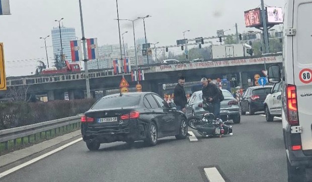 Oboren motociklista, Autokomanda