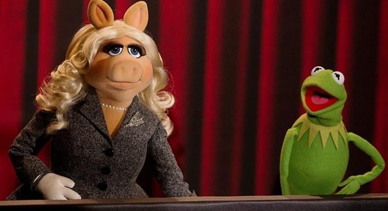 Miss Piggy and Kermit the frog 