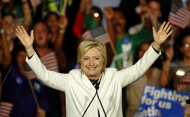 Superwtorek: Clinton umacnia pozycję faworytki do nominacji Demokratów