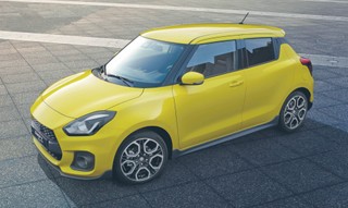 Bąk: Koliber z tektury [Suzuki Swift Sport]