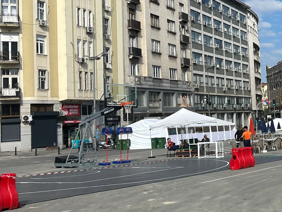 Košarkaški teren na Trgu Nikole Pašića