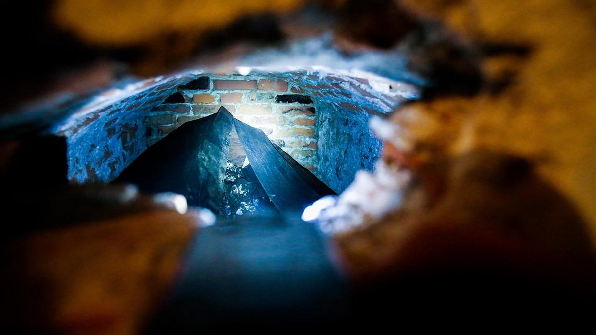 Groby nawet 40 zmarłych odkryli archeolodzy w podziemiach krakowskiego klasztoru oo. Pijarów. Oprócz katakumb w pijarskiej krypcie znaleziono także barokowe polichromie.
