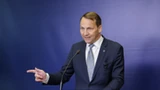 Tak mocno Sikorski jeszcze w Orbana nie uderzał. "Do tego prowadzi złodziejstwo i nacjonalizm"
