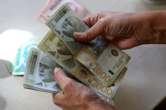 Radnica greškom isplatila čoveku 105.000 dinara: Očekivala je dramu, a evo kako je on reagovao