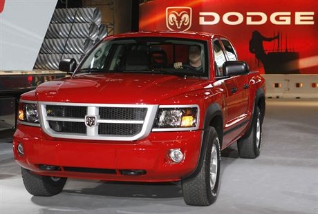 The 2008 Dodge Dakota debuts at the Chicago Auto Show, February 7, 2007. REUTERS/John Gress (UNITED STATES)